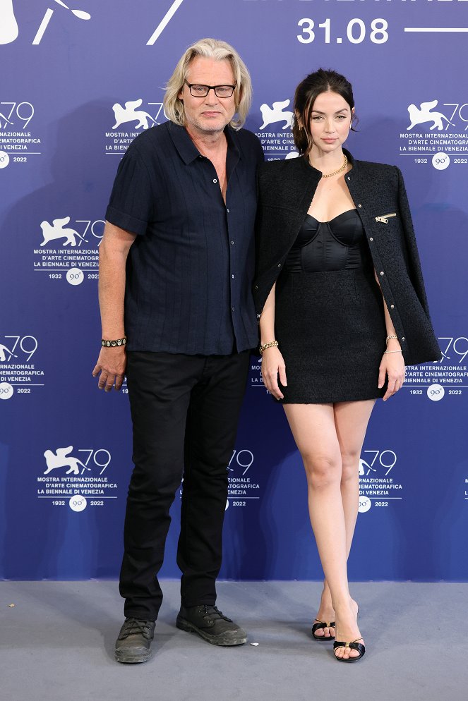 Blonde - Events - Photocall for the Netflix Film "Blonde" at the 79th Venice International Film Festival on September 08, 2022 in Venice, Italy - Andrew Dominik, Ana de Armas