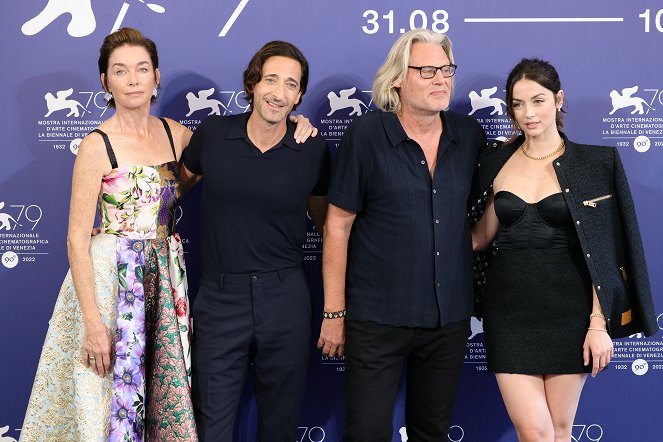 Blonde - Events - Photocall for the Netflix Film "Blonde" at the 79th Venice International Film Festival on September 08, 2022 in Venice, Italy - Julianne Nicholson, Adrien Brody, Andrew Dominik, Ana de Armas