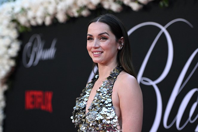 Blondynka - Z imprez - Los Angeles Premiere Of Netflix's "Blonde" on September 13, 2022 in Hollywood, California - Ana de Armas