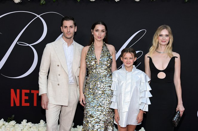 Blondýnka - Z akcií - Los Angeles Premiere Of Netflix's "Blonde" on September 13, 2022 in Hollywood, California - Ryan Vincent, Ana de Armas, Lily Fisher, Sara Paxton