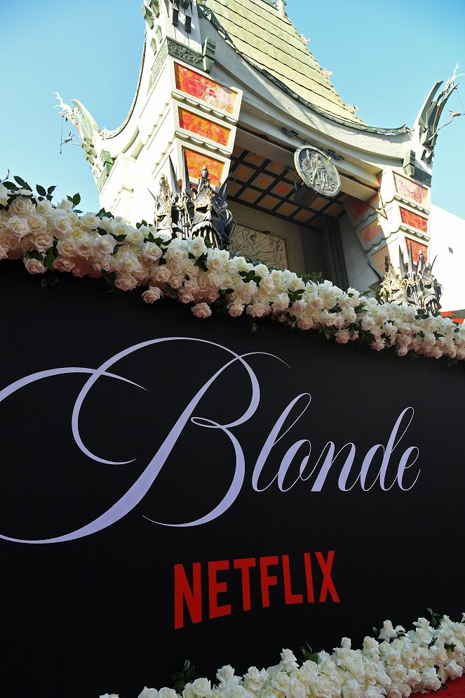 Blondýnka - Z akcií - Los Angeles Premiere Of Netflix's "Blonde" on September 13, 2022 in Hollywood, California