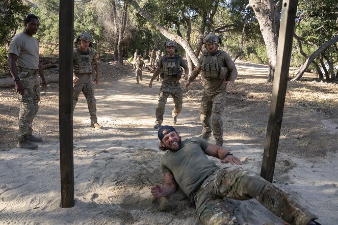 SEAL Team - Season 6 - Photos - Max Thieriot