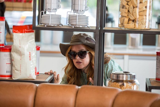 Keeping Up with the Joneses - Photos - Isla Fisher