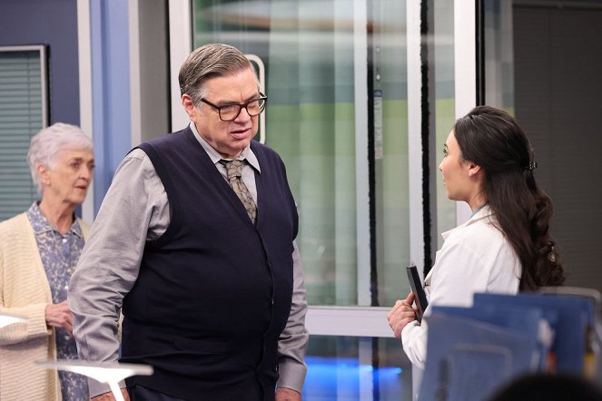 Chicago Med - Yep, This Is the World We Live In - Photos - Oliver Platt