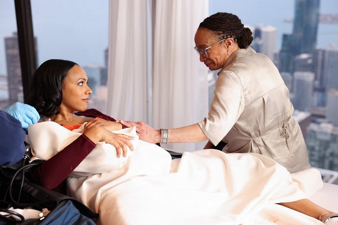 Nemocnice Chicago Med - And Now We Come to the End - Z filmu - Nicolette Robinson, S. Epatha Merkerson
