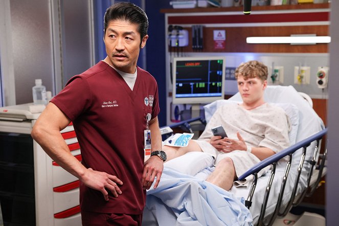 Chicago Med - And Now We Come to the End - Van film - Brian Tee