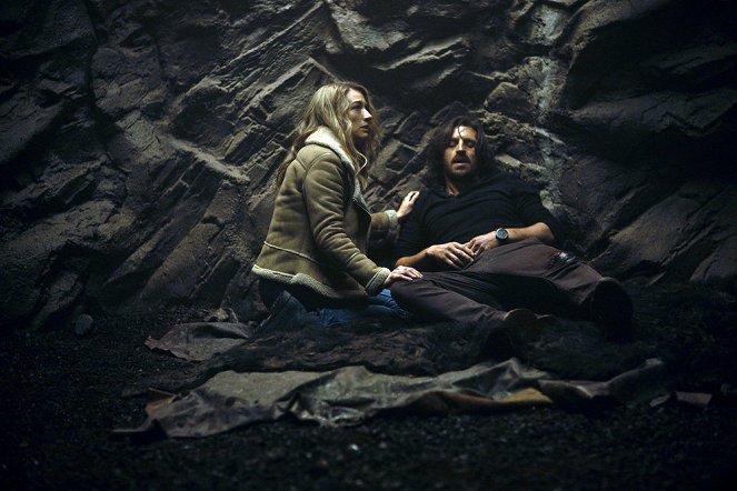 La brea - Der Essensraub - Filmfotos - Natalie Zea, Eoin Macken