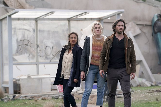 La brea - The Cave - De filmes - Michelle Vergara Moore, Zyra Gorecki, Eoin Macken