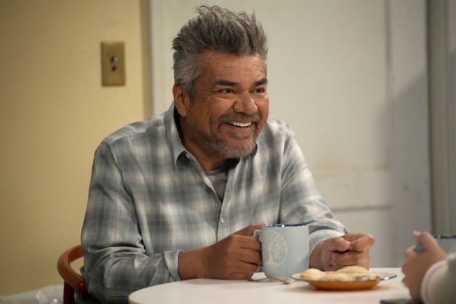 Lopez vs. Lopez - Season 1 - Pilot - Photos - George Lopez