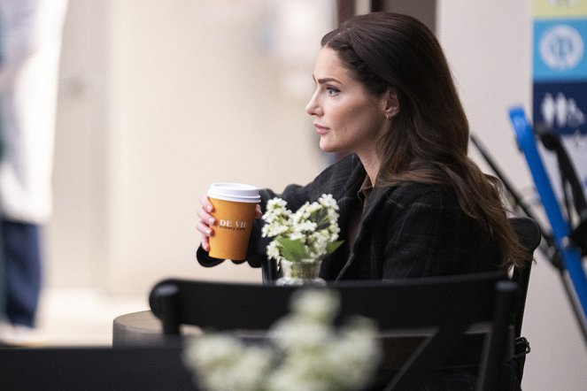 New Amsterdam - Season 4 - No Ifs, Ands or Buts - Van film - Janet Montgomery