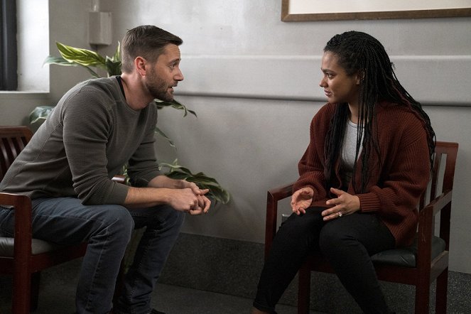 New Amsterdam - No Ifs, Ands or Buts - Do filme - Ryan Eggold, Freema Agyeman