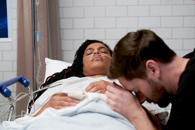 Szpital New Amsterdam - Niedokończone sprawy - Z filmu - Freema Agyeman, Ryan Eggold