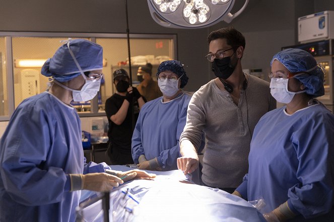 Nemocnice New Amsterdam - Two Doors - Z natáčení - Ryan Eggold