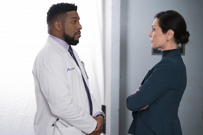 New Amsterdam - Two Doors - Do filme - Jocko Sims, Michelle Forbes