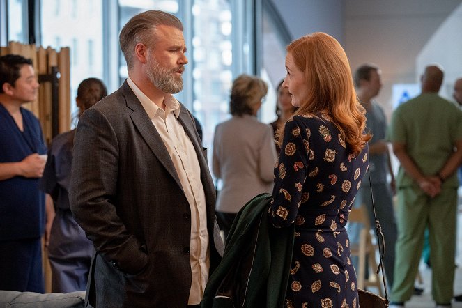 New Amsterdam - Repedések - Filmfotók - Tyler Labine, Megan Byrne