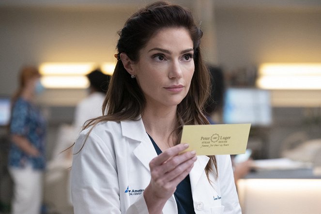 New Amsterdam - Death Is the Rule. Life Is the Exception - Do filme - Janet Montgomery