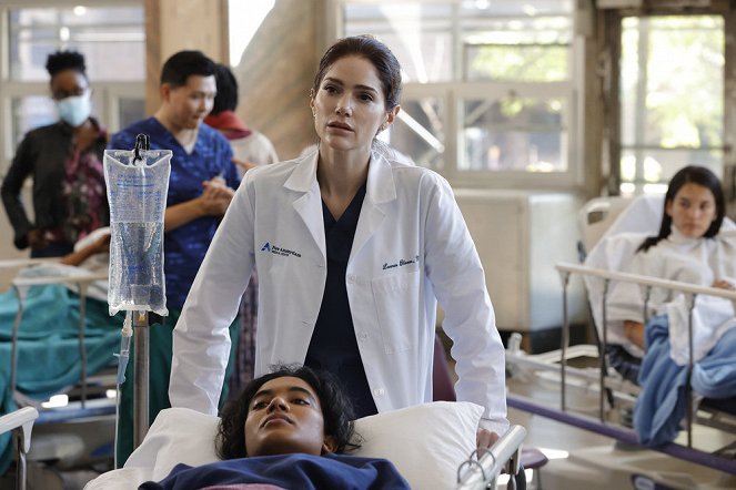 New Amsterdam - Verlorene Zuflucht - Filmfotos - Supriya Ganesh, Janet Montgomery