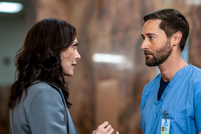 Szpital New Amsterdam - Season 4 - Pełna płatność - Z filmu - Michelle Forbes, Ryan Eggold