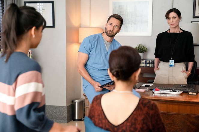 New Amsterdam - This Be the Verse - Photos - Ryan Eggold, Michelle Forbes