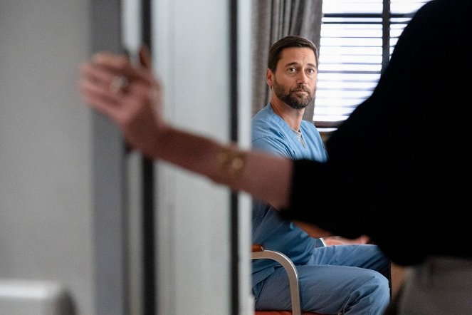 New Amsterdam - This Be the Verse - Do filme - Ryan Eggold