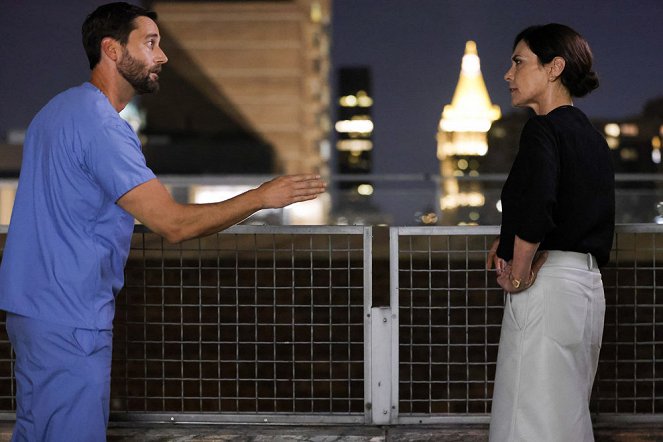 New Amsterdam - This Be the Verse - Z filmu - Ryan Eggold, Michelle Forbes