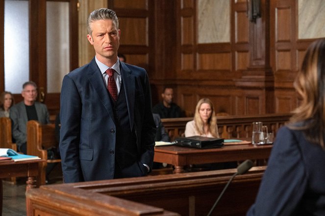 Law & Order: Special Victims Unit - Season 23 - A Final Call at Forlini's Bar - Photos - Peter Scanavino