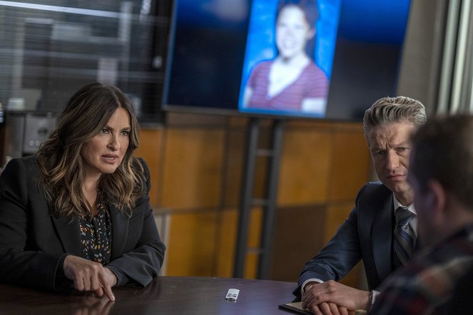 Law & Order: Special Victims Unit - If I Knew Then What I Know Now - Photos - Mariska Hargitay, Peter Scanavino