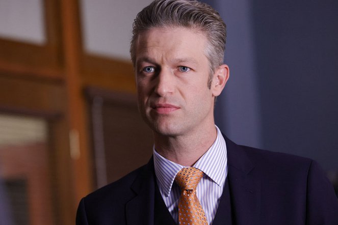 Law & Order: Special Victims Unit - Season 23 - Burning with Rage Forever - Photos - Peter Scanavino