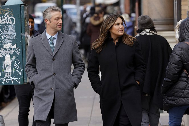 Law & Order: Special Victims Unit - Burning with Rage Forever - Photos - Peter Scanavino, Mariska Hargitay