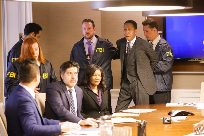 Law & Order: Organized Crime - Season 2 - Friend or Foe - De la película