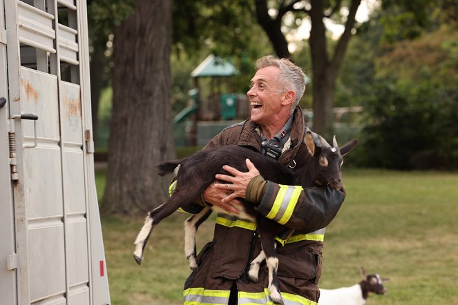 Chicago Fire - Completely Shattered - Photos - David Eigenberg