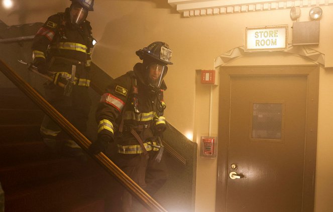 Chicago Fire - Season 11 - Completely Shattered - De la película