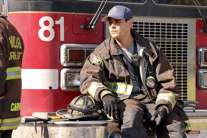 Chicago Fire - Season 11 - Completely Shattered - De la película - Alberto Rosende
