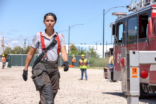 Chicago Fire - Season 11 - Every Scar Tells a Story - Van film - Miranda Rae Mayo