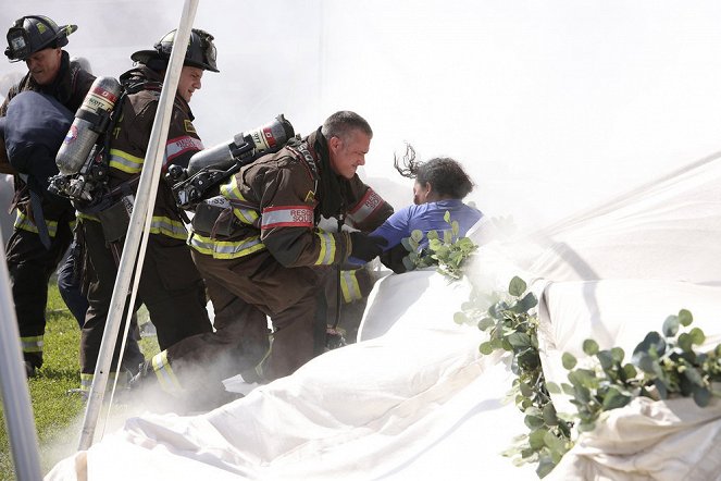 Chicago Fire - Hold on Tight - Photos