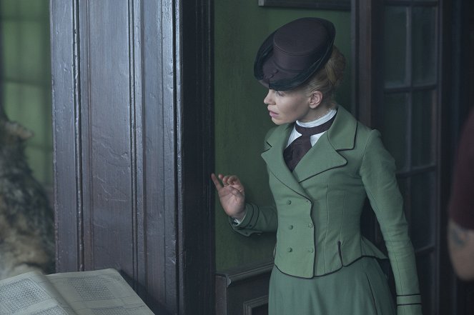 Miss Scarlet and the Duke - Season 2 - The Black Witch Moth - Photos
