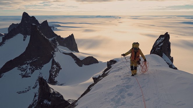 Edge of the Unknown with Jimmy Chin - Return to Life - De la película