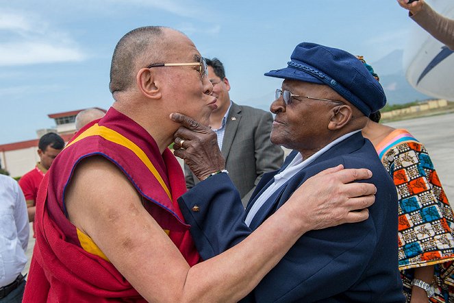 Poslání: Radost – Hledání štěstí v neklidných časech - Z filmu - dalajlama Tändzin, Desmond Tutu