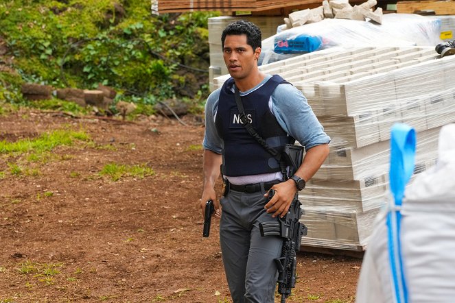 NCIS: Hawai'i - Season 2 - Sudden Death - Van film - Alex Tarrant