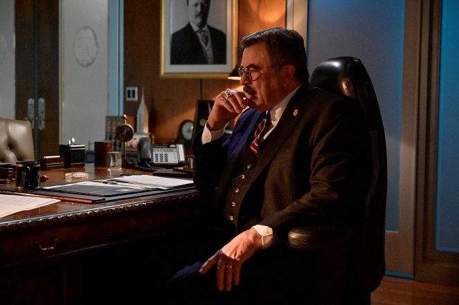 Blue Bloods - Crime Scene New York - Season 11 - Justifies the Means - Photos - Tom Selleck
