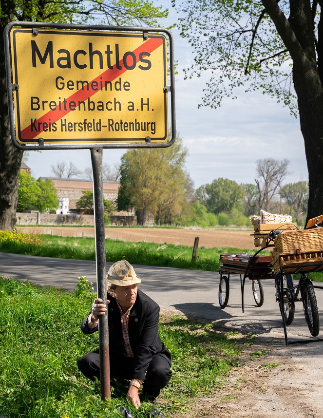 Beim Pelzig auf der Bank - Scheiß Macht - Photos