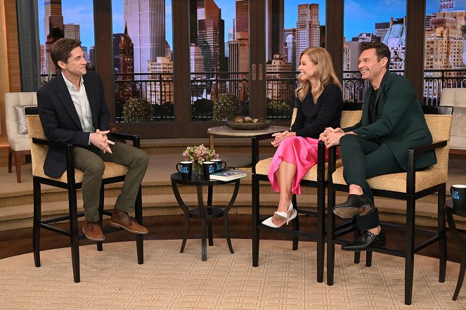 Home Economics - Live with Kelly and Ryan Hoodie, Complimentary - Filmfotók