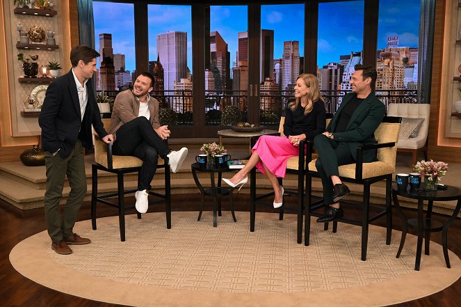Home Economics - Live with Kelly and Ryan Hoodie, Complimentary - Filmfotók