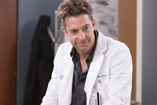 Grey's Anatomy - Season 19 - Wasn't Expecting That - Photos - Scott Speedman
