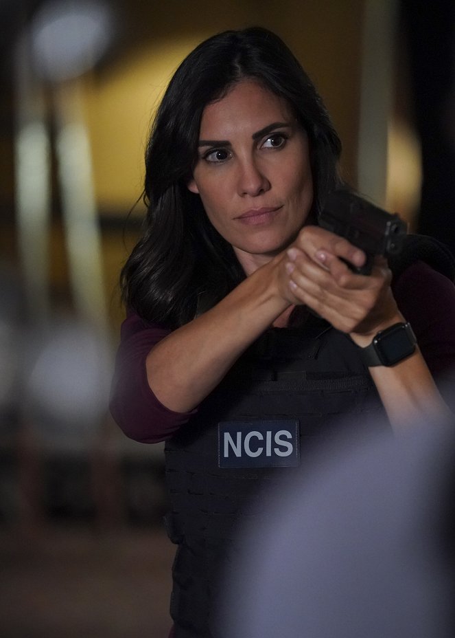 NCIS: Los Angeles - Season 14 - The Body Stitchers - Photos - Daniela Ruah