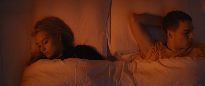 Blue Bed - Kuvat elokuvasta