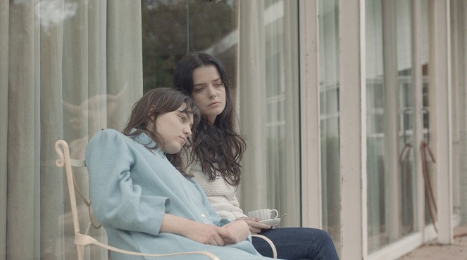 Méduse - Filmfotók - Anamaria Vartolomei, Roxane Mesquida