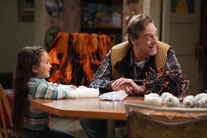 The Conners - Book Bans and Guillotine Hands - Filmfotók - John Goodman
