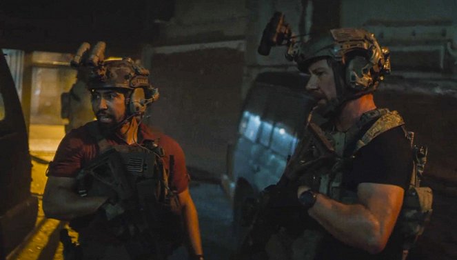 SEAL Team - Season 5 - Man on Fire - Photos