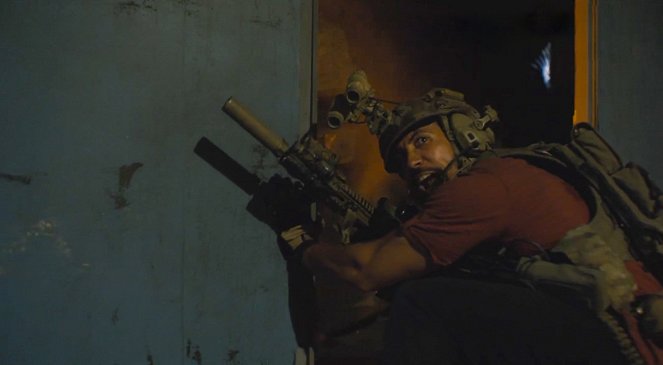 SEAL Team - Season 5 - Mann unter Feuer - Filmfotos